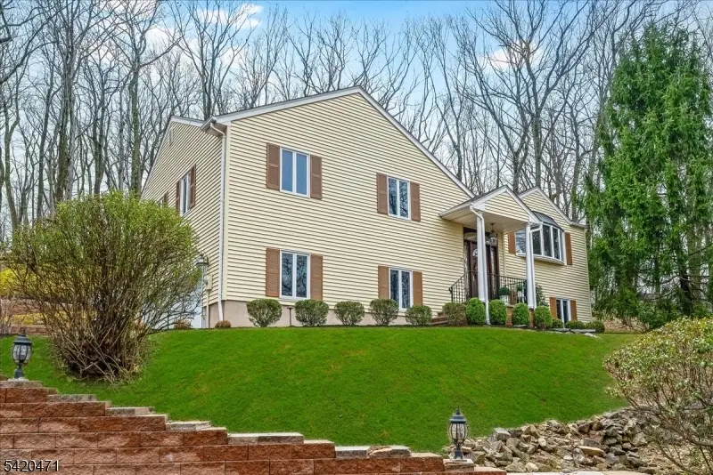 24 Lord William Penn Dr, Morris, NJ 07960 - #3