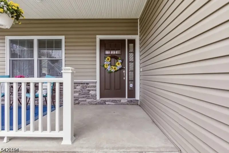 2 Bluffs Ct, Hamburg, NJ 07419 - #3