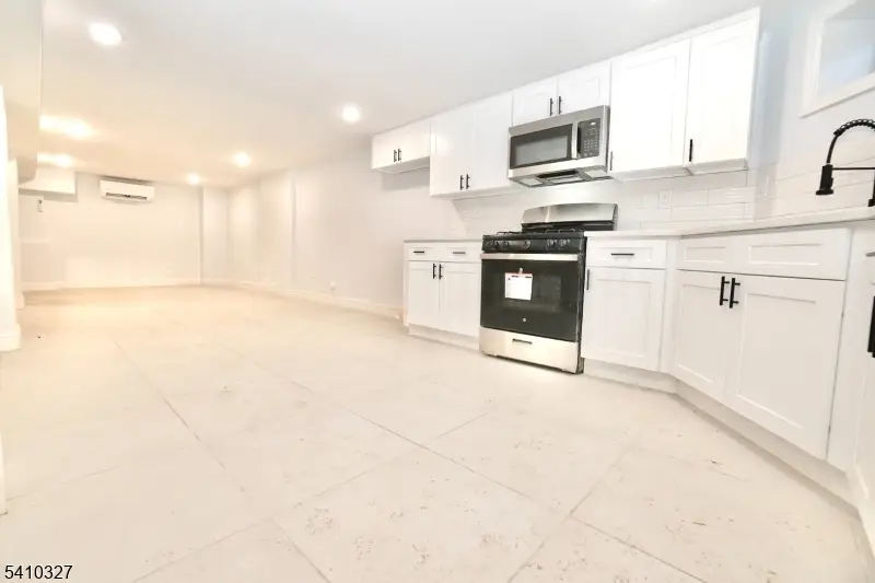 41 Arlington Ave., Jersey City, NJ 07305 - #3