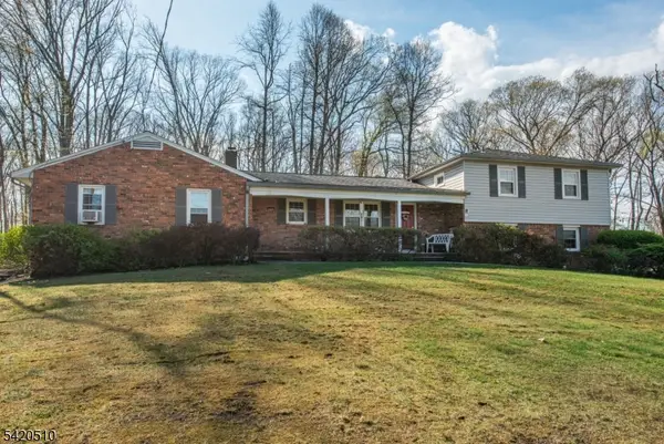 320 Reynolds Ave, Parsippany-Troy Hills Twp., NJ 07054