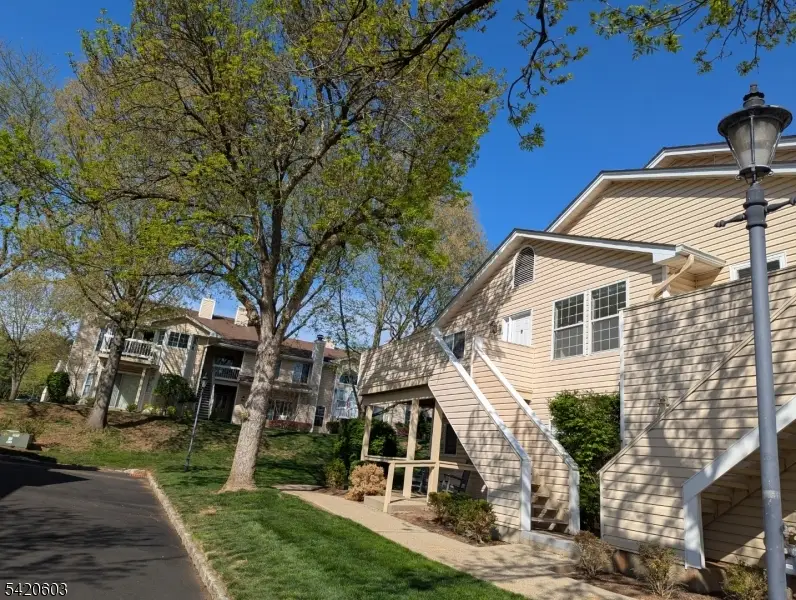 16 Dunbar Court, The Hills, NJ 07921 - #2