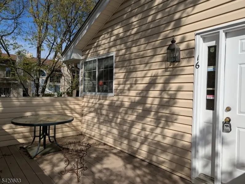 16 Dunbar Court, The Hills, NJ 07921 - #3
