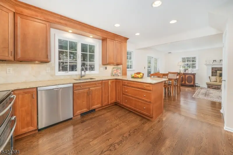 126 Wentworth Dr, Berkeley Heights, NJ 07922 - #2