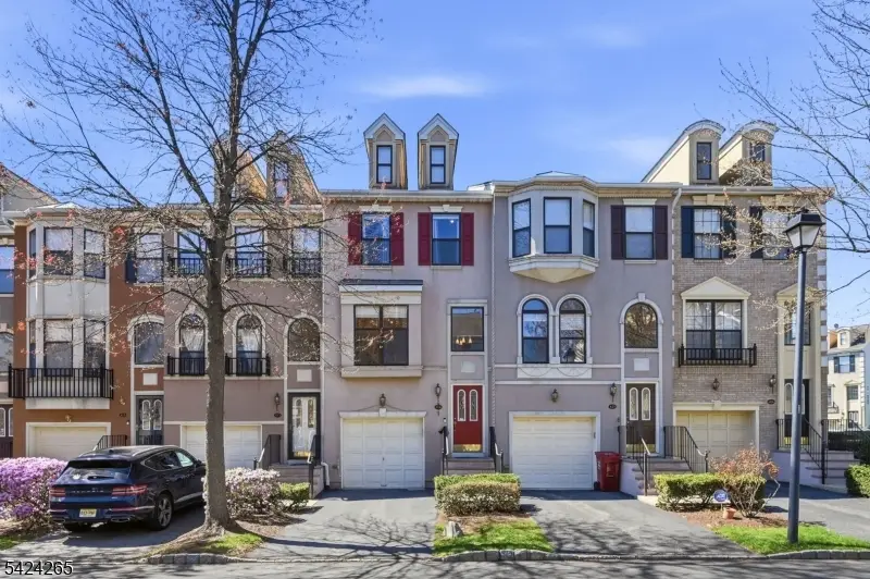 424 Hartford Dr, Nutley, NJ 07110 - #2