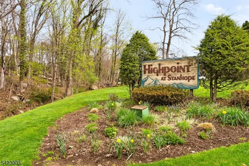 11196 Dell Pl, Stanhope, NJ 07874 - #1