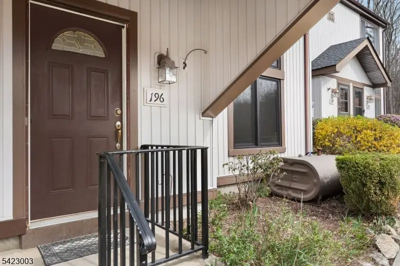 11196 Dell Pl, Stanhope, NJ 07874 - #2