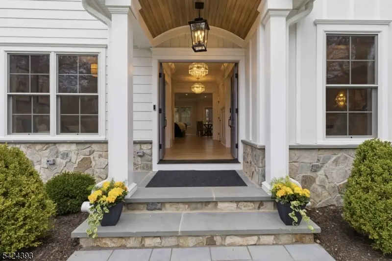 2 Whitman Dr, Chatham, NJ 07928 - #3