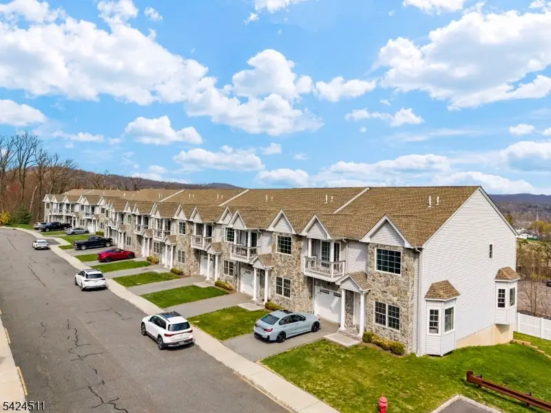 64 Halina Ln, Butler, NJ 07405 - #1