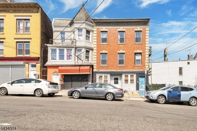 61 Victoria Ave, Newark, NJ 07104 - #1
