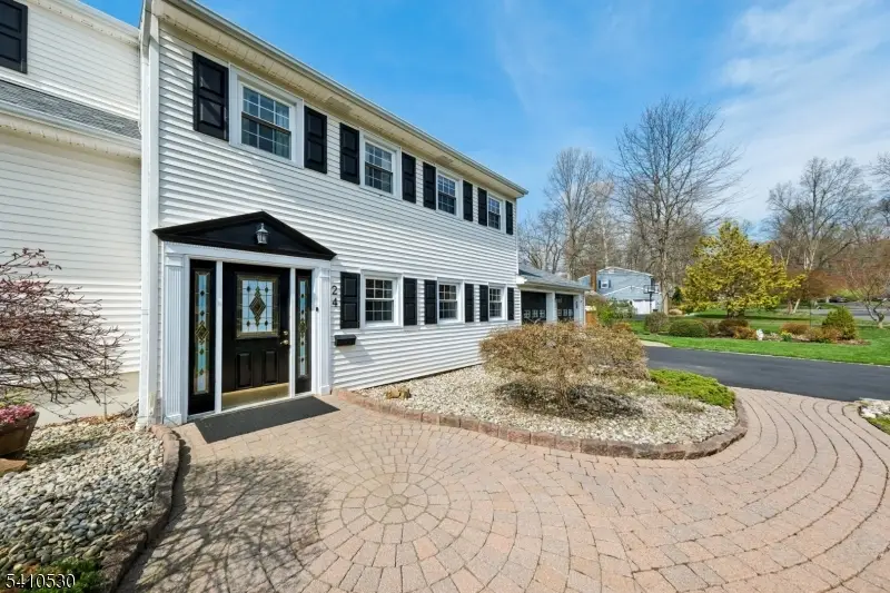 24 Regent Pl, Berkeley Heights, NJ 07922 - #2