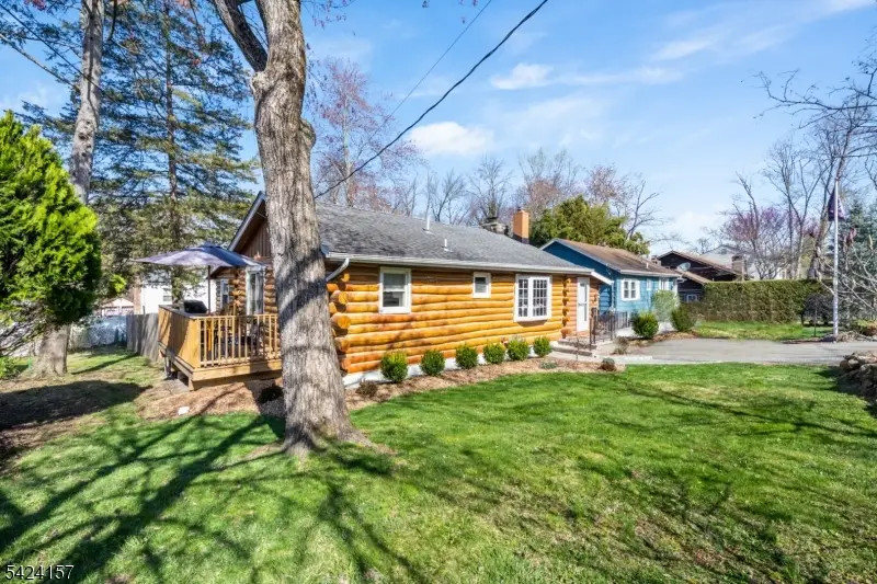 10 Lake Trl E, Packanack Lake, NJ 07470 - #2