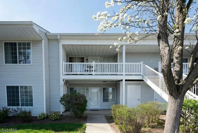 26 Larkspur Ct #26, The Hills, NJ 07921 - #1