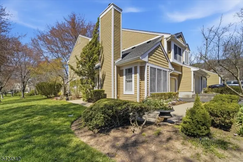 33 Eton Ct, The Hills, NJ 07921 - #2