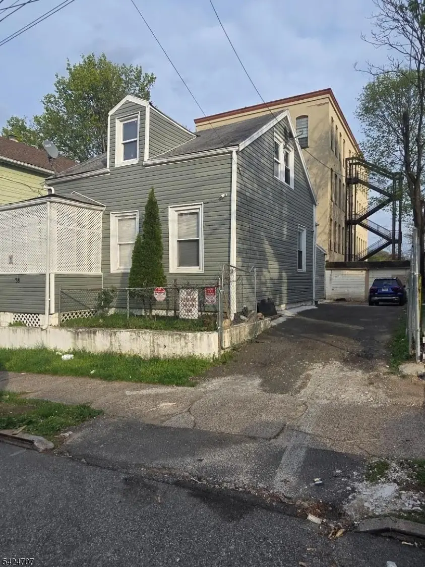 38 N 8th St, Paterson, NJ 07522 - #1