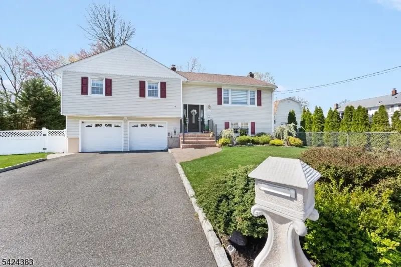 68 Doris Way, Clark, NJ 07066 - #2