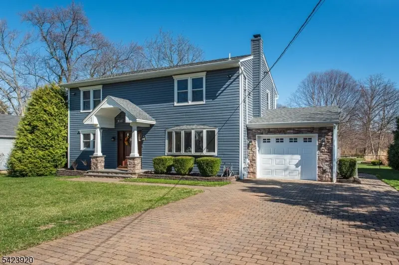 21 Carrol St, Fairfield, NJ 07004 - #1