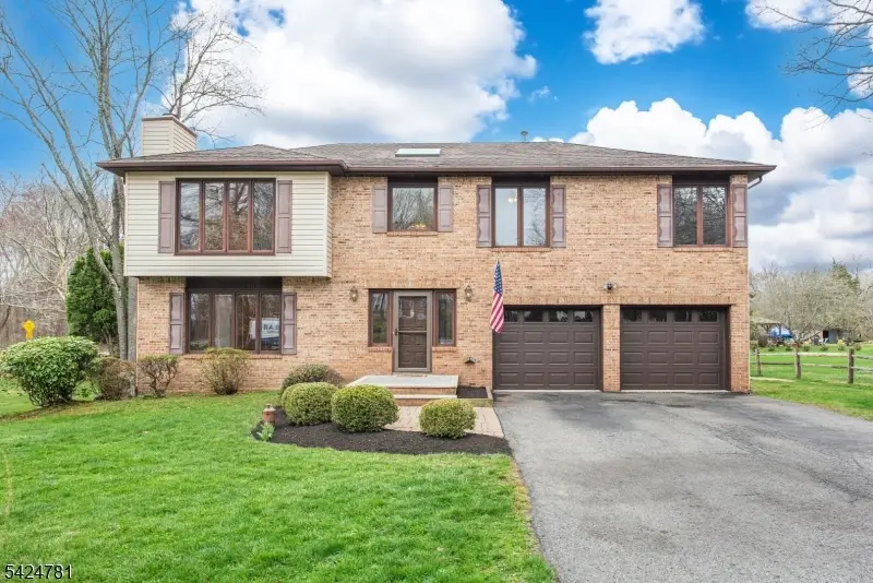 1 Old Timbers Ct, Roxbury, NJ 07847 - #2