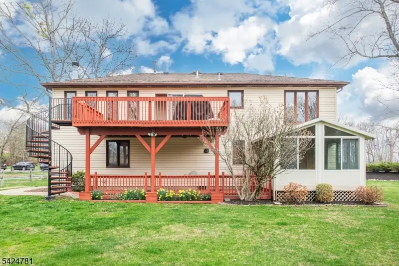 1 Old Timbers Ct, Roxbury, NJ 07847 - #3