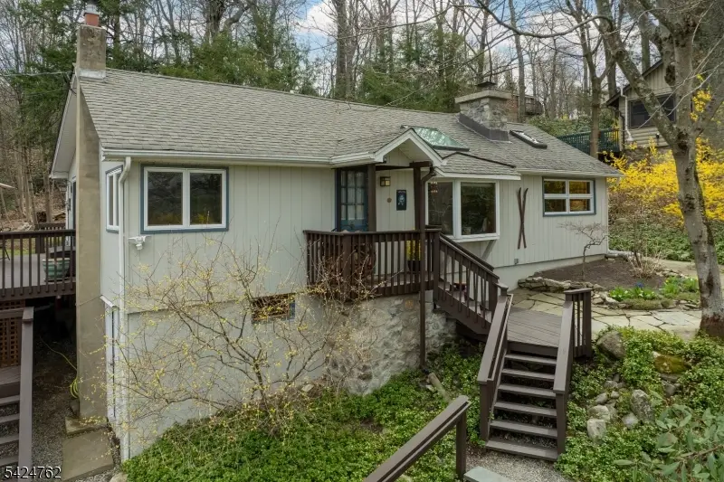 1066 Lakeside Dr, Highland Lakes, NJ 07422 - #2