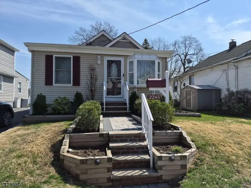 2245 Price St, Rahway, NJ 07065 - #1