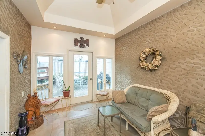 39 Homestead Ave, East Hanover, NJ 07936 - #3