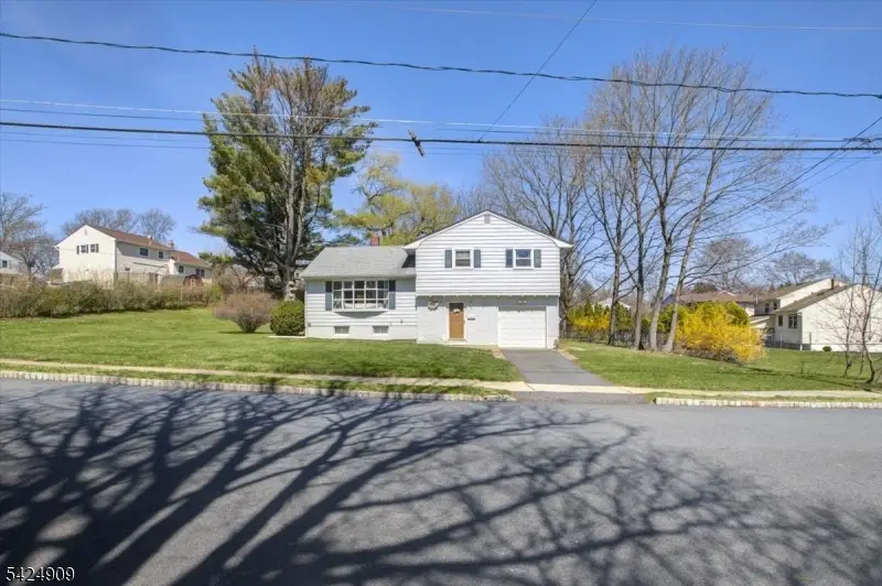 15 Beechwood Dr, Succasunna, NJ 07876 - #2