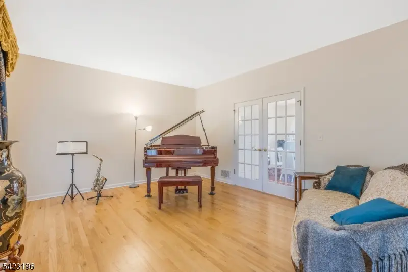 47 Scheurman Terrace, Dunellen, NJ 08812 - #3