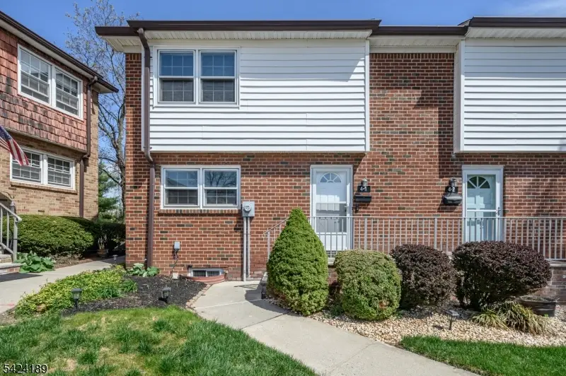 4 Cardinal Ln #1, Hillsborough, NJ 08844 - #1