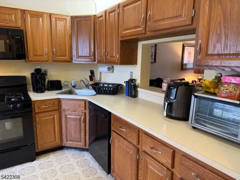 40 Daniel Dr, Franklin Park, NJ 08823 - #2