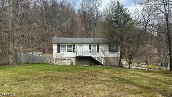 32 Panorama Dr, Vernon Twp., NJ 07461