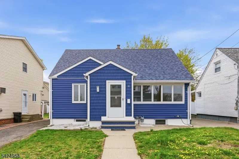 31 Ackerson Pl, Passaic, NJ 07055 - #1
