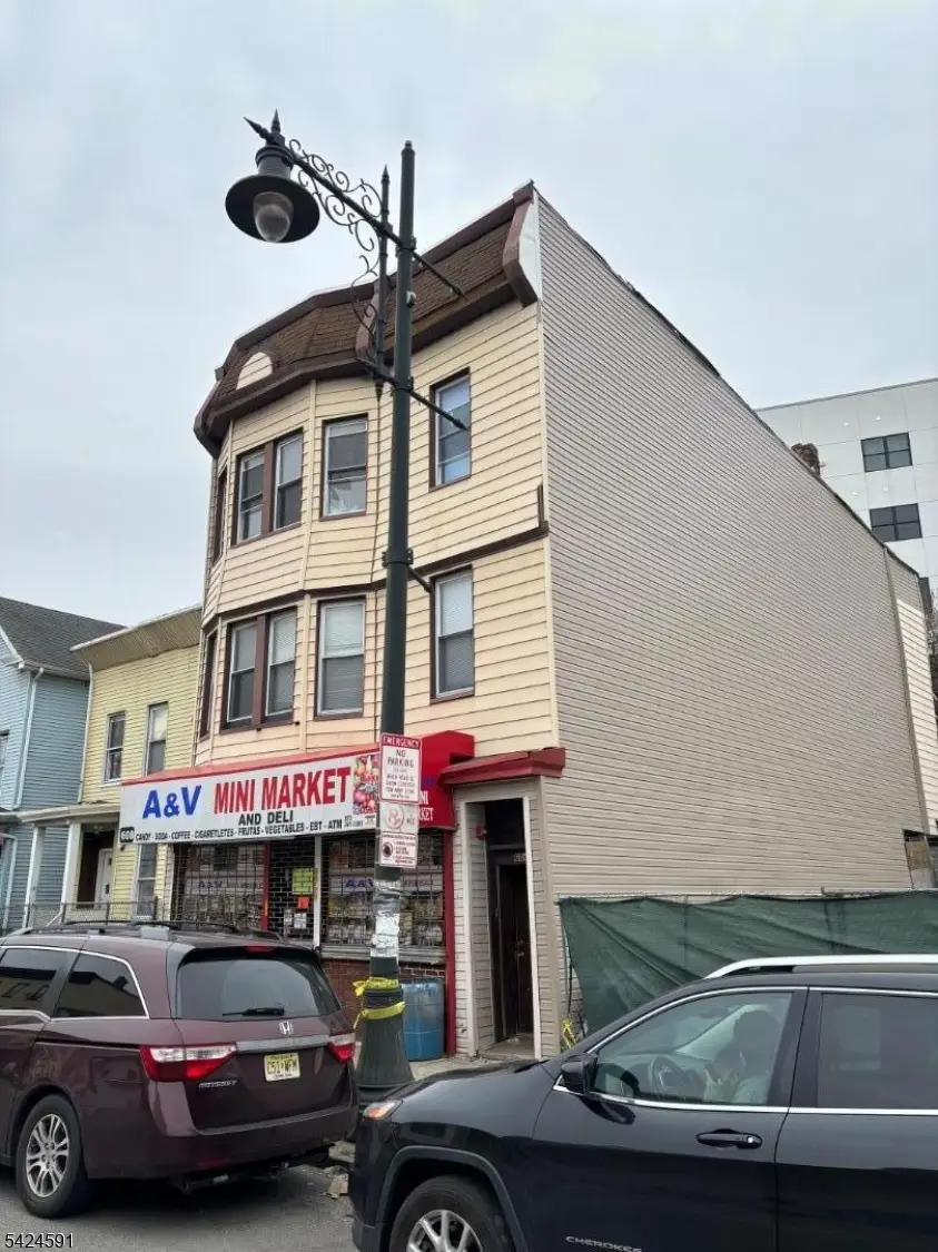 608 Main St, Paterson, NJ 07503 - #3