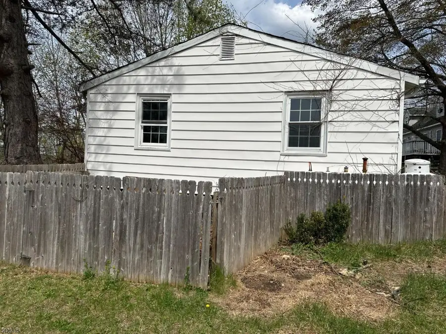 61 Fernwood Rd, Wantage, NJ 07461 - #2