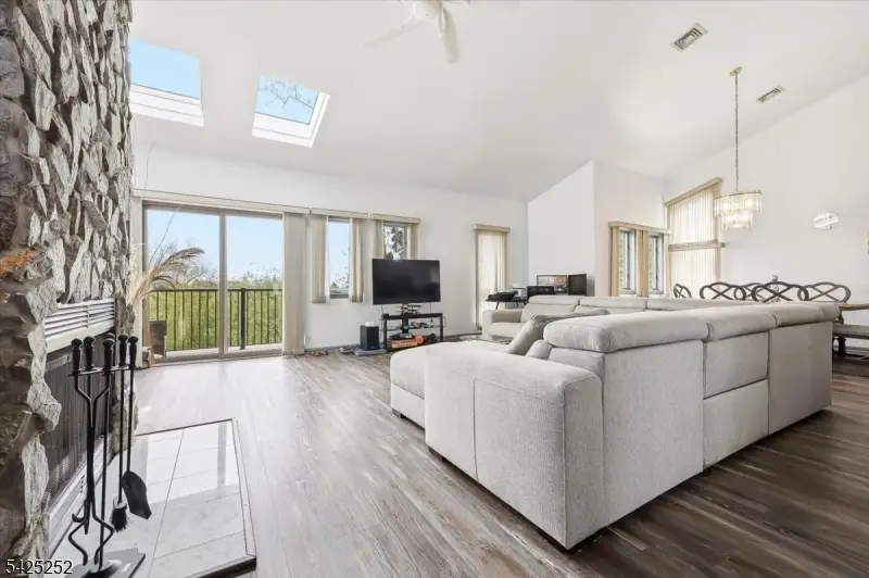 52 Adams Terrace, Clifton, NJ 07013 - #2