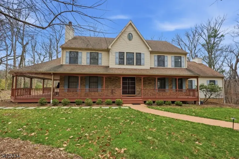 931 Vosseller Ave, Martinsville, NJ 08836 - #1