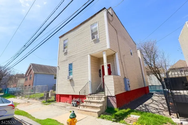 581 S 17th St, Newark, NJ 07103 - #1