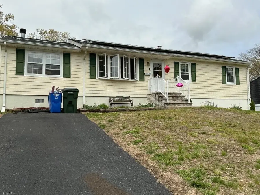 20 Nottingham Dr, Howell, NJ 07731 - #2