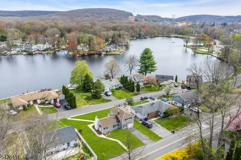 18 W Shawnee Trl, Lake Hopatcong, NJ 07849 - #1