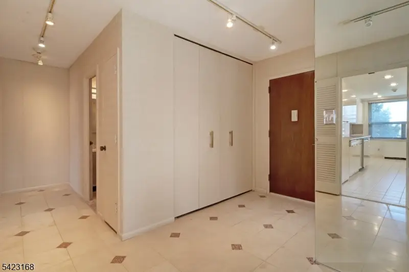 2 Claridge Dr. 1le, Verona, NJ 07044 - #3