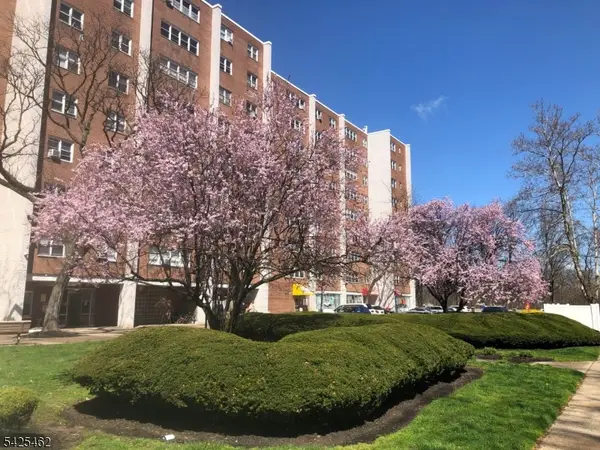 39 E 39th St #503, Paterson City, NJ 07514