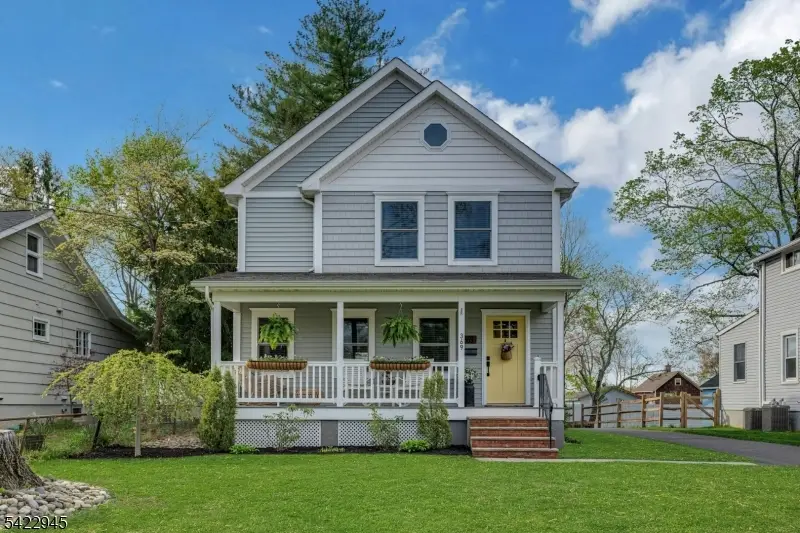 369 Chestnut St, Stirling, NJ 07980 - #1