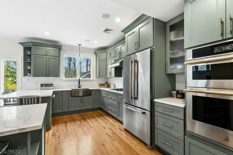 24 Windsor Pl, Cranford, NJ 07016 - #1