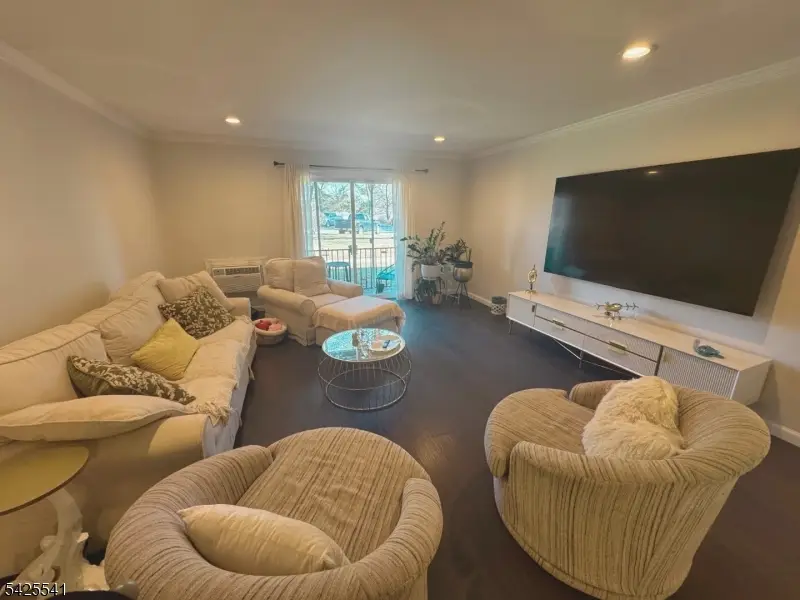 806 Eves Dr #2H, Hillsborough, NJ 08844 - #3