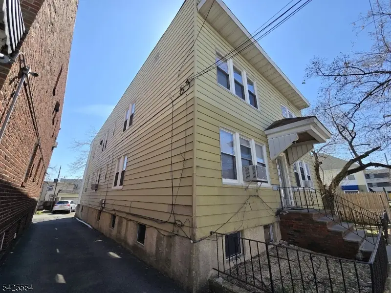 12 Frederick St, Silver Lake, NJ 07109 - #2