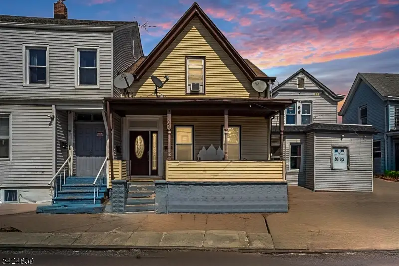 94 Manchester Ave, Paterson, NJ 07502 - #1