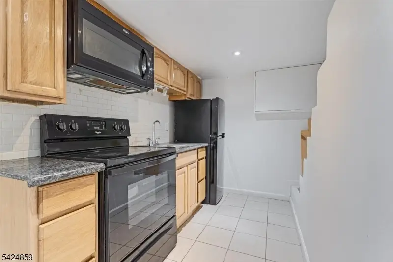 94 Manchester Ave, Paterson, NJ 07502 - #3