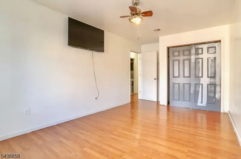 63 Hobson St, Newark, NJ 07112 - #3