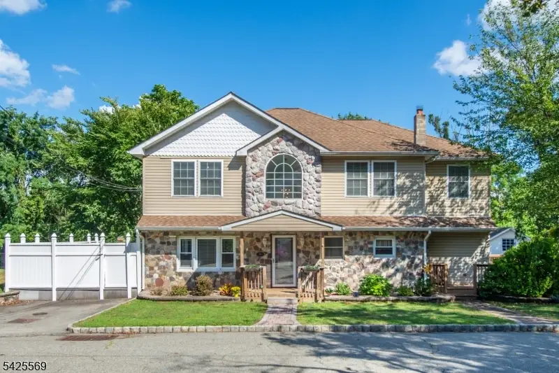 36 Ella St, Bloomingdale, NJ 07403 - #1