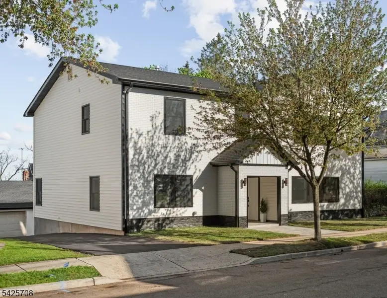 432 Jefferson St, Carlstadt, NJ 07072 - #1