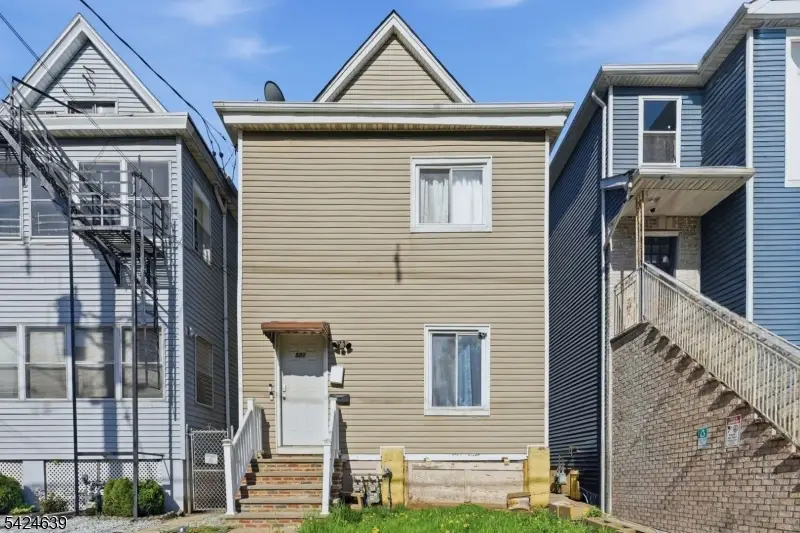 521 Maple Ave, Elizabeth, NJ 07202 - #1